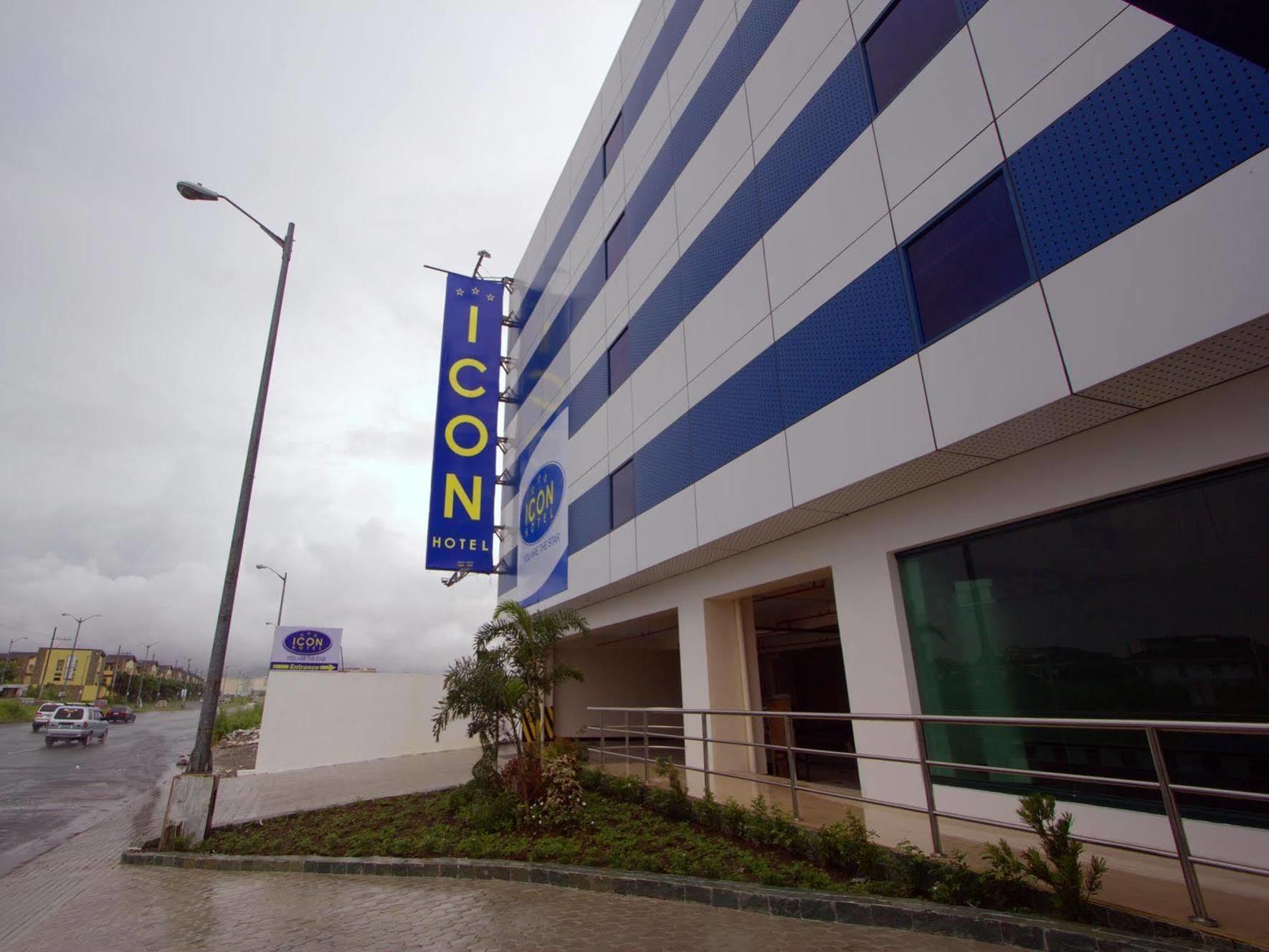 Icon Hotel Manila Exterior foto